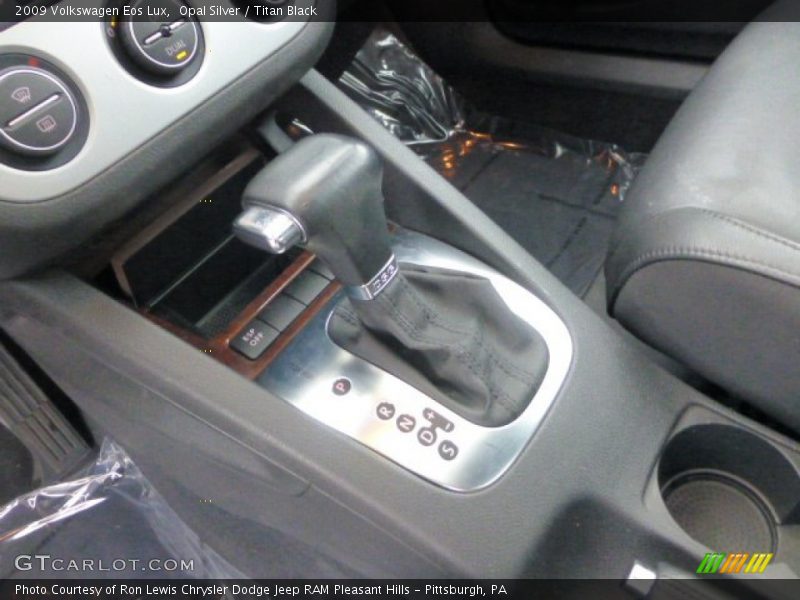 Opal Silver / Titan Black 2009 Volkswagen Eos Lux