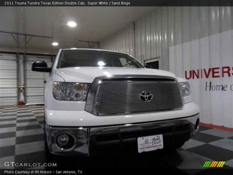 Super White / Sand Beige 2011 Toyota Tundra Texas Edition Double Cab