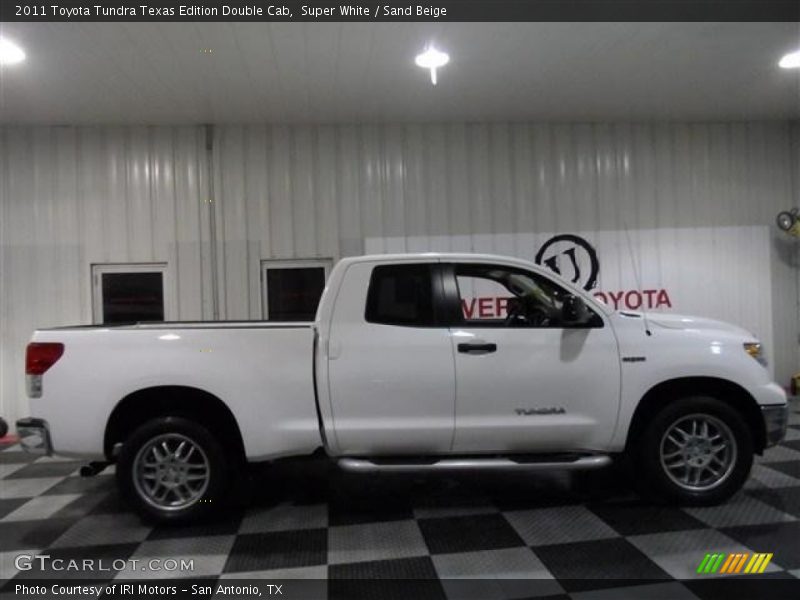 Super White / Sand Beige 2011 Toyota Tundra Texas Edition Double Cab