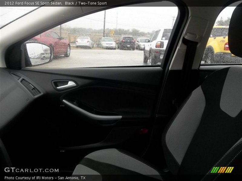 Black / Two-Tone Sport 2012 Ford Focus SE Sport Sedan