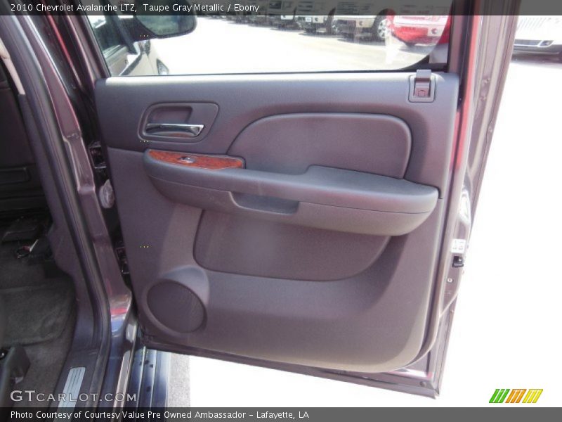 Taupe Gray Metallic / Ebony 2010 Chevrolet Avalanche LTZ
