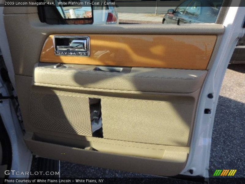 White Platinum Tri-Coat / Camel 2009 Lincoln Navigator 4x4