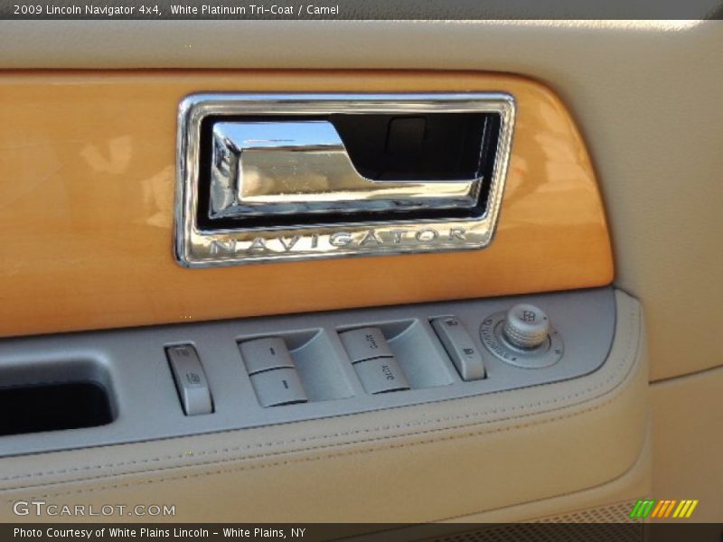 White Platinum Tri-Coat / Camel 2009 Lincoln Navigator 4x4