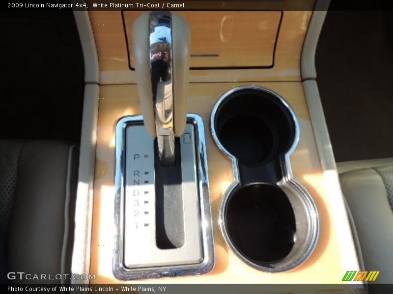 White Platinum Tri-Coat / Camel 2009 Lincoln Navigator 4x4