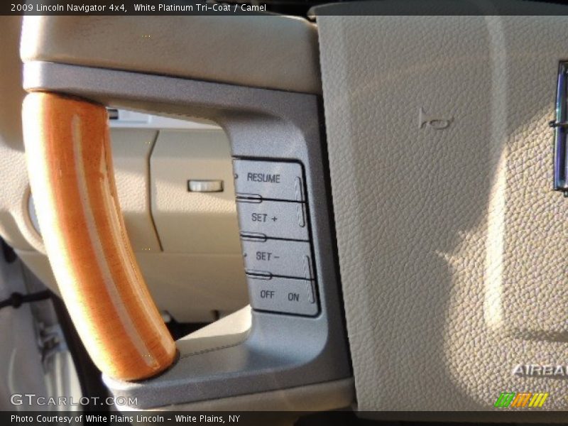 White Platinum Tri-Coat / Camel 2009 Lincoln Navigator 4x4