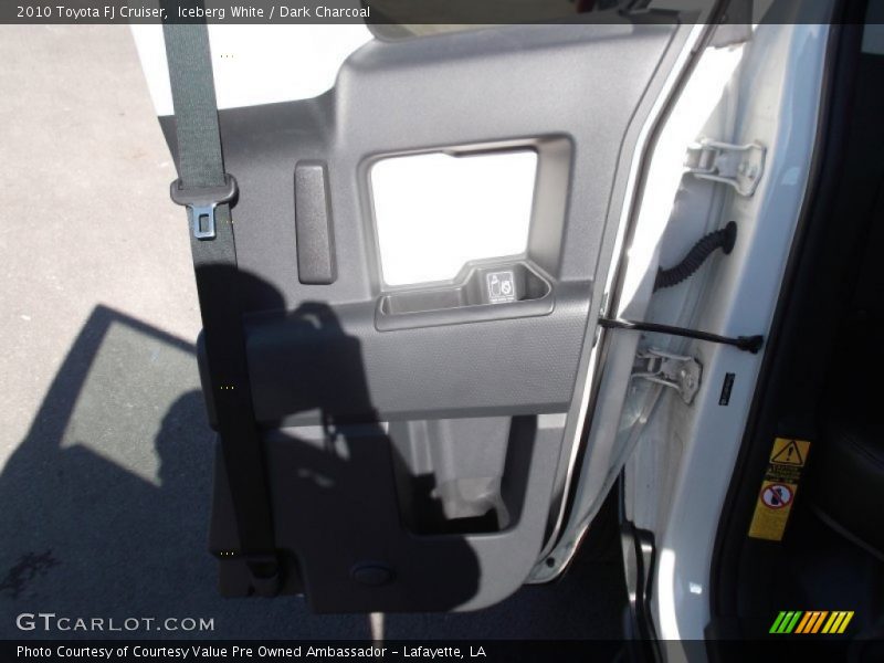 Iceberg White / Dark Charcoal 2010 Toyota FJ Cruiser