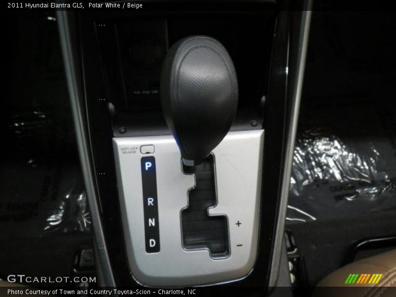 Polar White / Beige 2011 Hyundai Elantra GLS