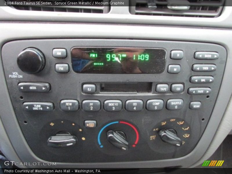 Spruce Green Metallic / Medium Graphite 2004 Ford Taurus SE Sedan