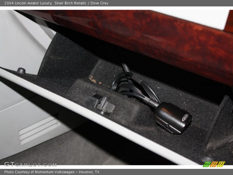 Silver Birch Metallic / Dove Grey 2004 Lincoln Aviator Luxury