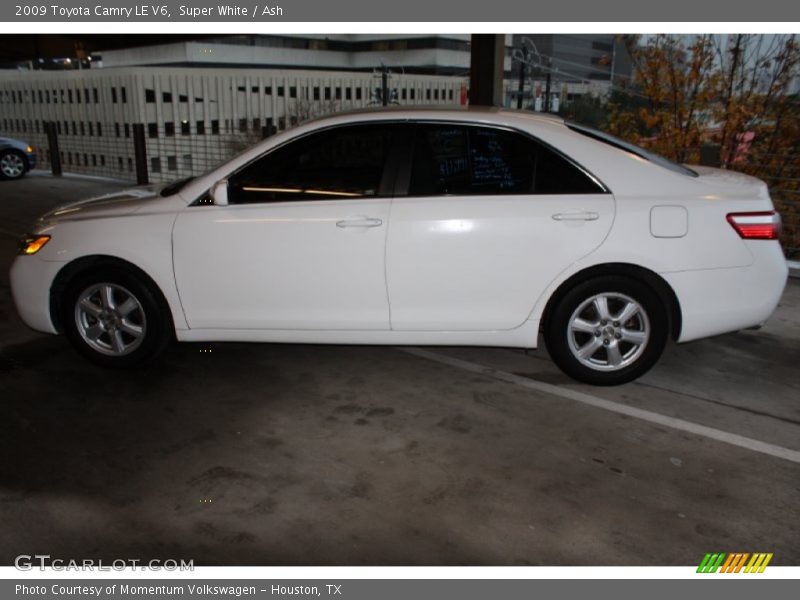 Super White / Ash 2009 Toyota Camry LE V6