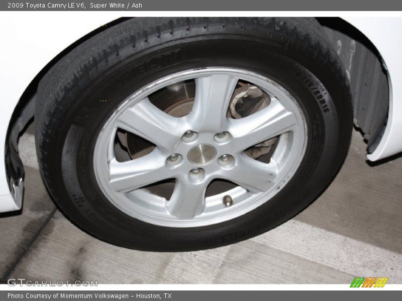 Super White / Ash 2009 Toyota Camry LE V6