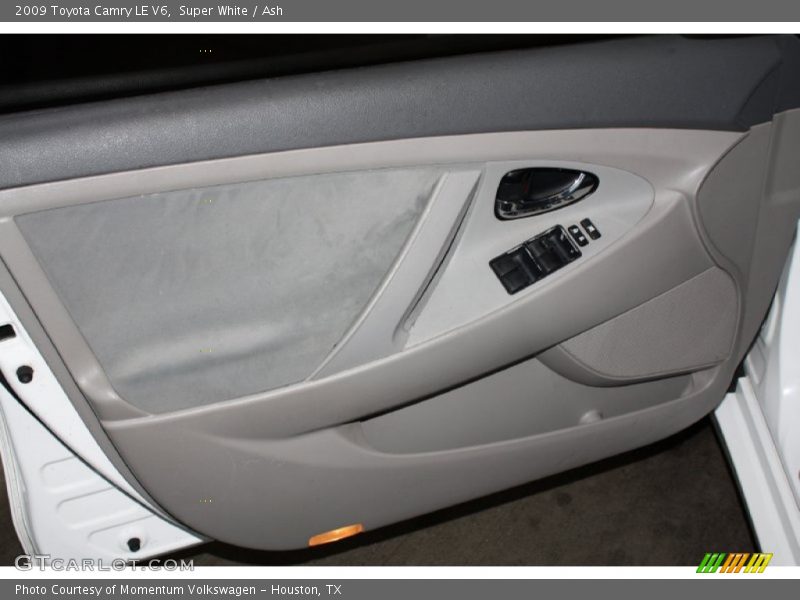 Super White / Ash 2009 Toyota Camry LE V6