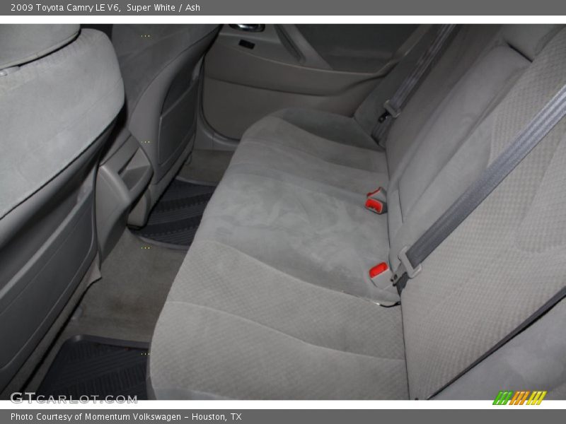 Super White / Ash 2009 Toyota Camry LE V6