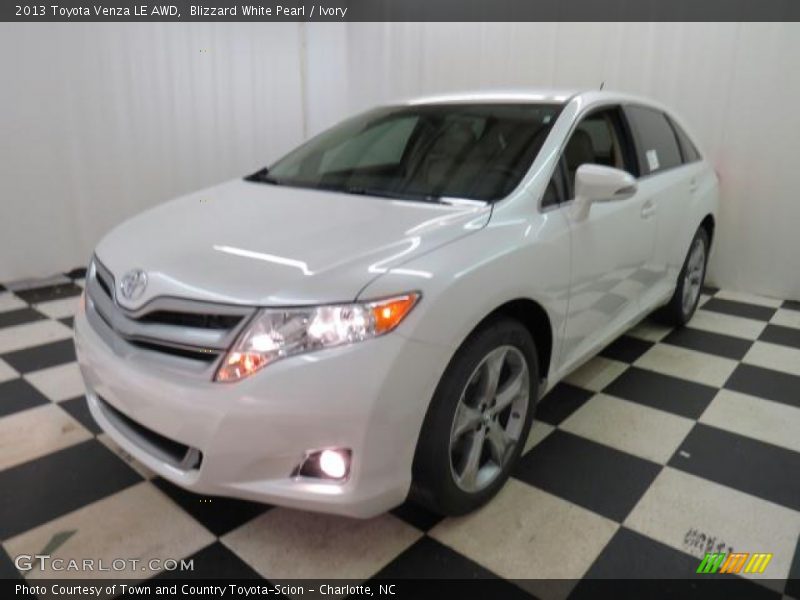 Blizzard White Pearl / Ivory 2013 Toyota Venza LE AWD