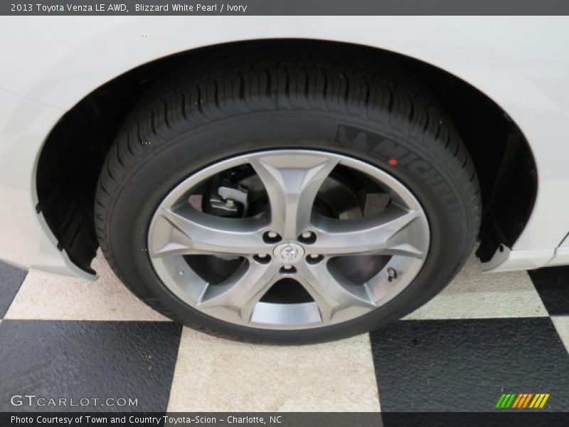 Blizzard White Pearl / Ivory 2013 Toyota Venza LE AWD
