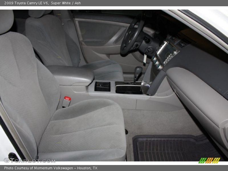 Super White / Ash 2009 Toyota Camry LE V6