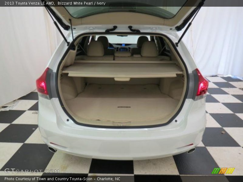 Blizzard White Pearl / Ivory 2013 Toyota Venza LE AWD