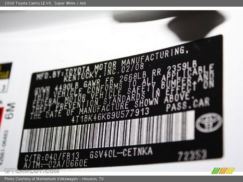 Super White / Ash 2009 Toyota Camry LE V6