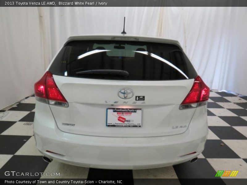 Blizzard White Pearl / Ivory 2013 Toyota Venza LE AWD