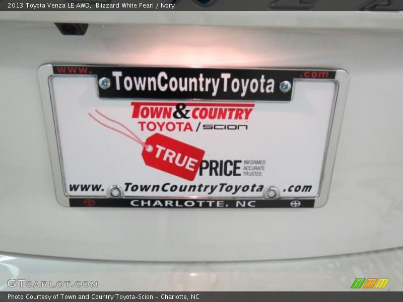 Blizzard White Pearl / Ivory 2013 Toyota Venza LE AWD