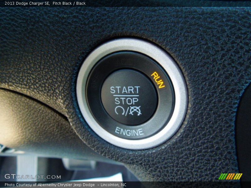 Pitch Black / Black 2013 Dodge Charger SE