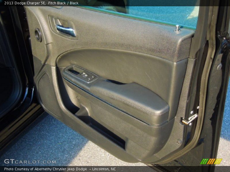 Pitch Black / Black 2013 Dodge Charger SE