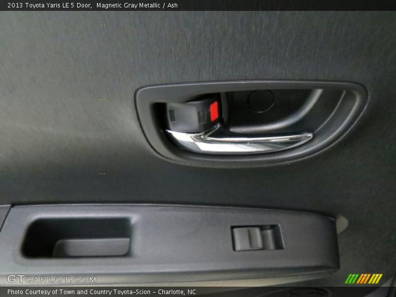 Magnetic Gray Metallic / Ash 2013 Toyota Yaris LE 5 Door