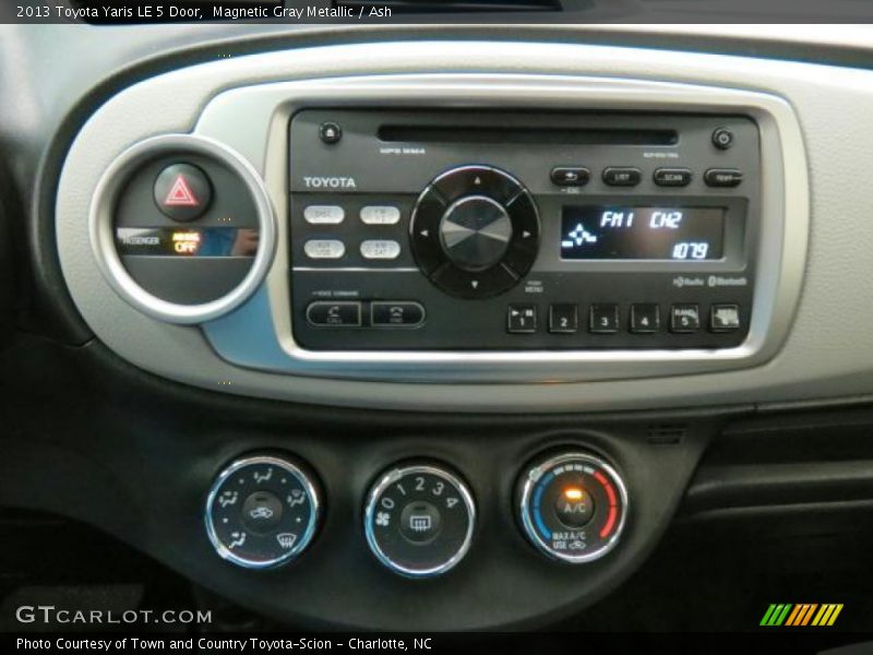 Magnetic Gray Metallic / Ash 2013 Toyota Yaris LE 5 Door