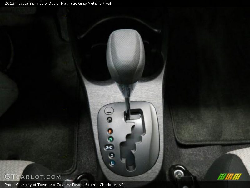 Magnetic Gray Metallic / Ash 2013 Toyota Yaris LE 5 Door