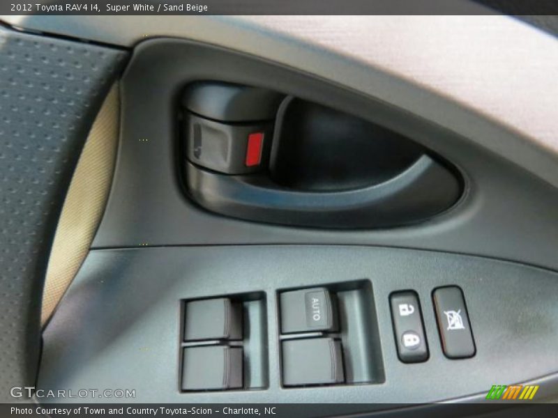 Super White / Sand Beige 2012 Toyota RAV4 I4