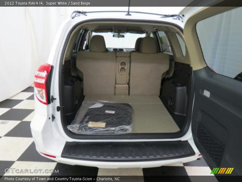 Super White / Sand Beige 2012 Toyota RAV4 I4