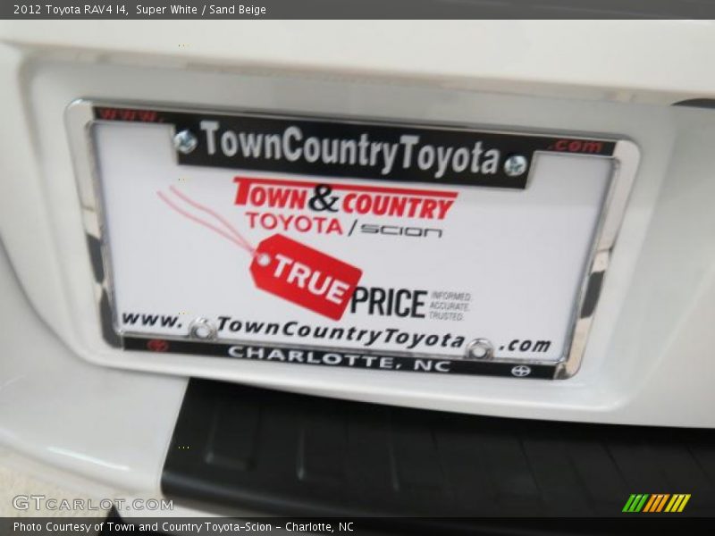 Super White / Sand Beige 2012 Toyota RAV4 I4
