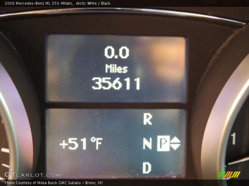 Arctic White / Black 2009 Mercedes-Benz ML 350 4Matic