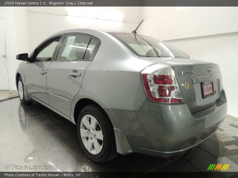 Magnetic Gray / Charcoal 2009 Nissan Sentra 2.0