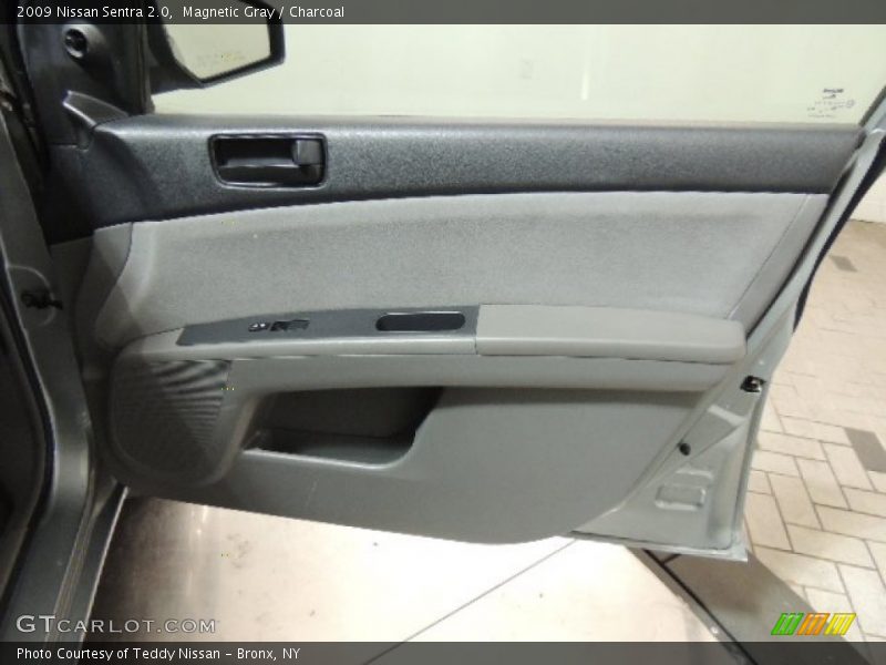 Magnetic Gray / Charcoal 2009 Nissan Sentra 2.0