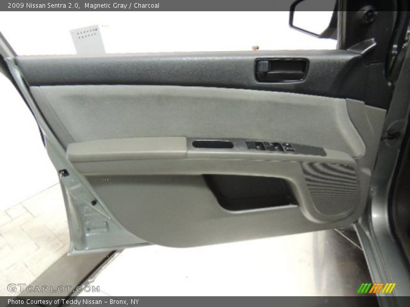 Magnetic Gray / Charcoal 2009 Nissan Sentra 2.0