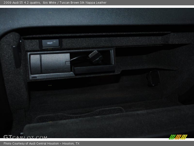 Ibis White / Tuscan Brown Silk Nappa Leather 2009 Audi S5 4.2 quattro