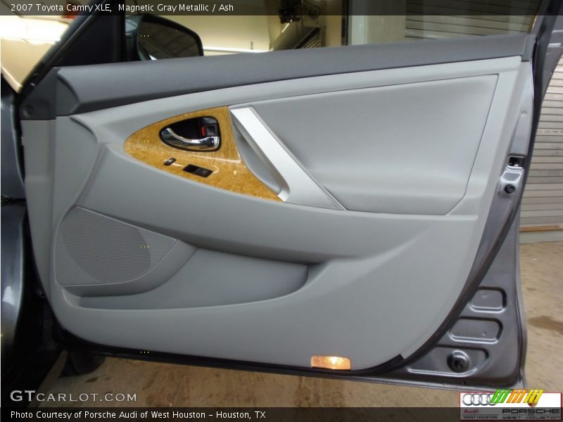 Magnetic Gray Metallic / Ash 2007 Toyota Camry XLE