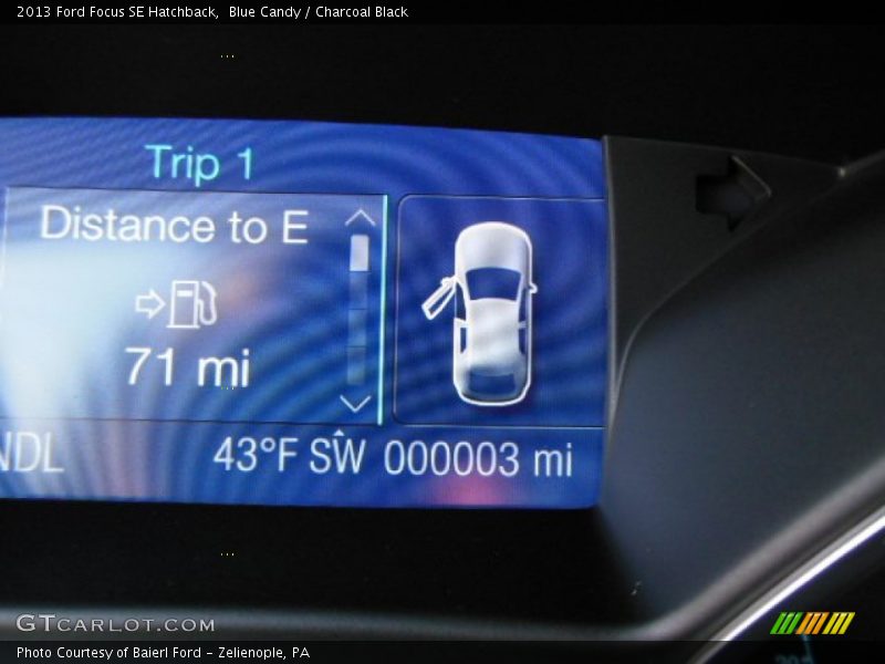 Blue Candy / Charcoal Black 2013 Ford Focus SE Hatchback