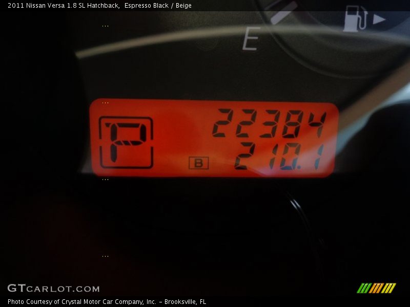 Espresso Black / Beige 2011 Nissan Versa 1.8 SL Hatchback