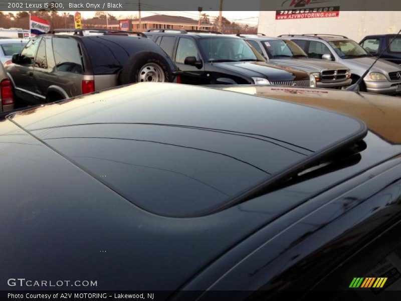Black Onyx / Black 2002 Lexus IS 300