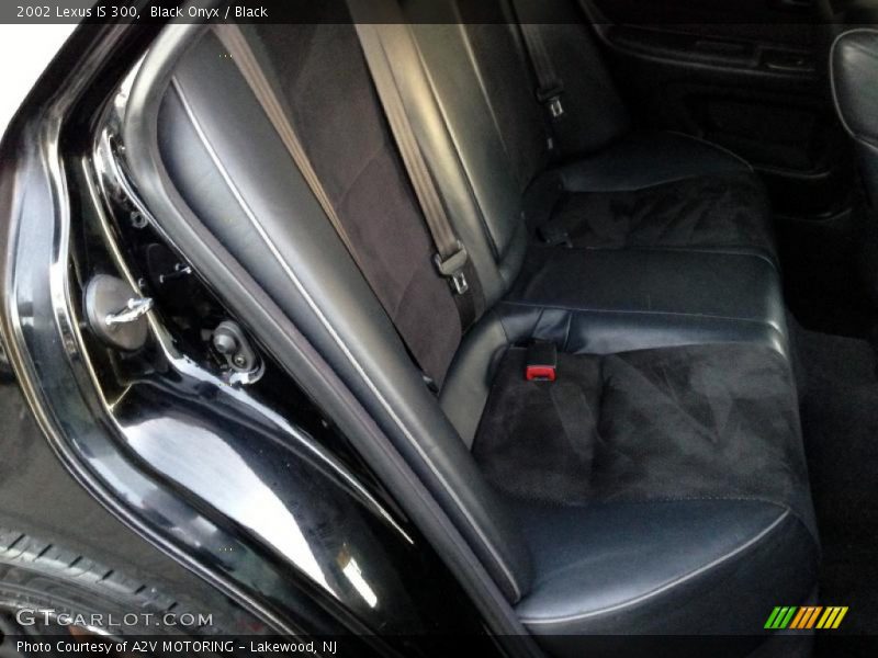 Black Onyx / Black 2002 Lexus IS 300