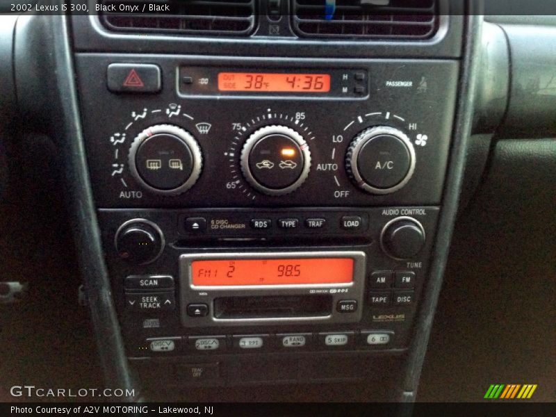 Black Onyx / Black 2002 Lexus IS 300