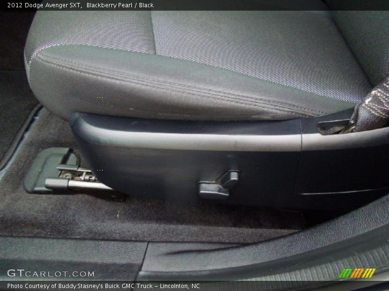 Blackberry Pearl / Black 2012 Dodge Avenger SXT