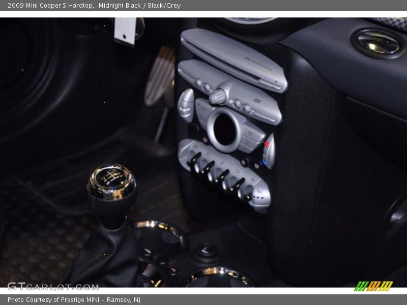 Midnight Black / Black/Grey 2009 Mini Cooper S Hardtop