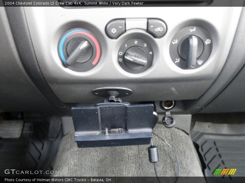Summit White / Very Dark Pewter 2004 Chevrolet Colorado LS Crew Cab 4x4