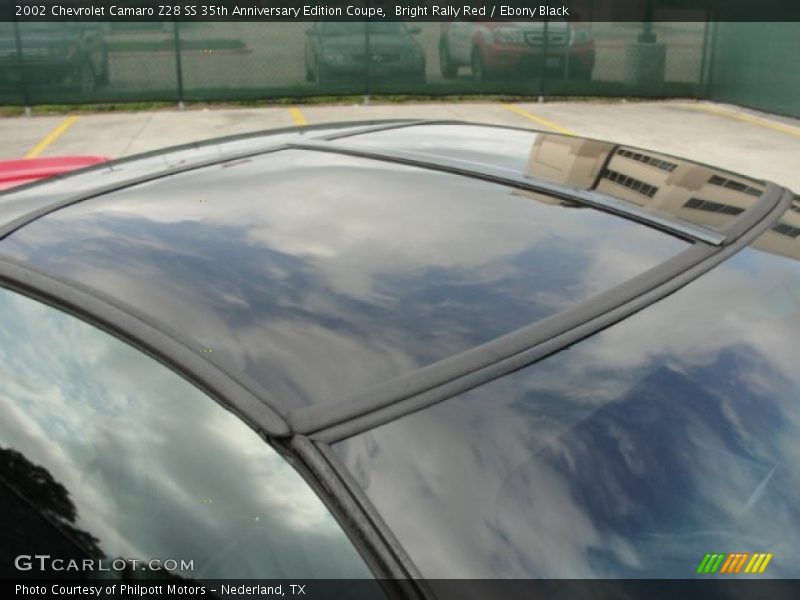 Sunroof of 2002 Camaro Z28 SS 35th Anniversary Edition Coupe