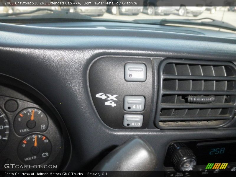 Light Pewter Metallic / Graphite 2003 Chevrolet S10 ZR2 Extended Cab 4x4