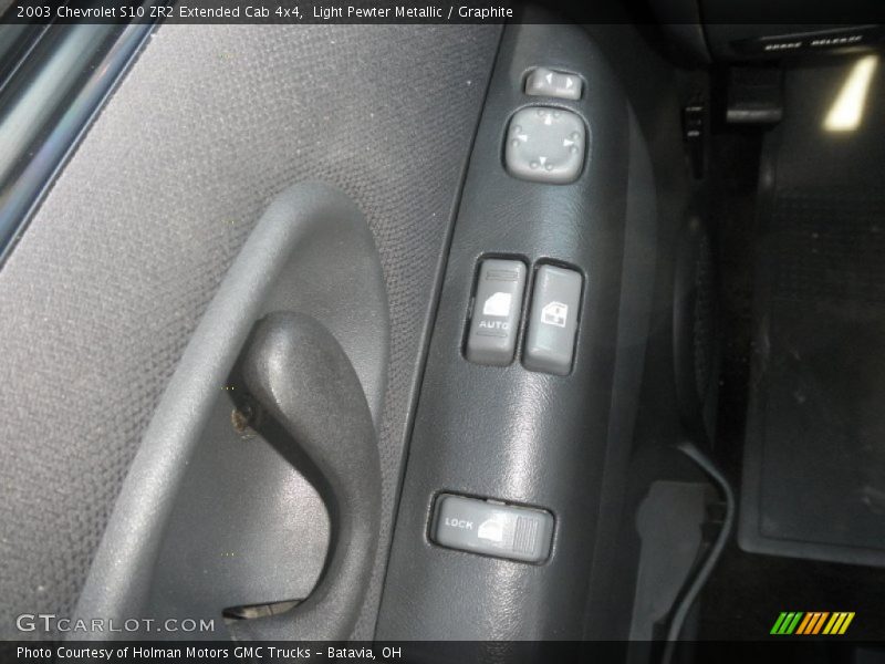 Light Pewter Metallic / Graphite 2003 Chevrolet S10 ZR2 Extended Cab 4x4