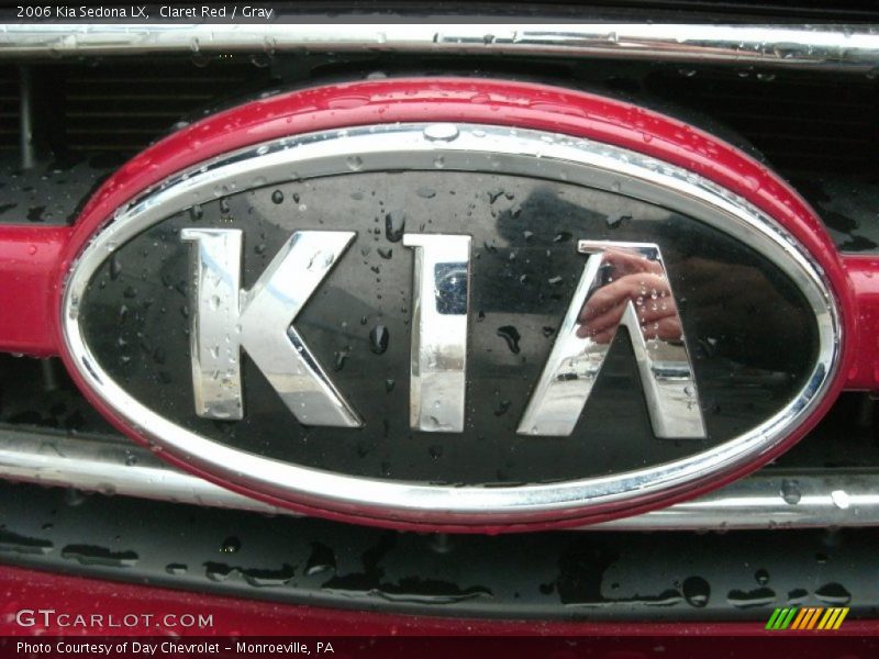 Claret Red / Gray 2006 Kia Sedona LX